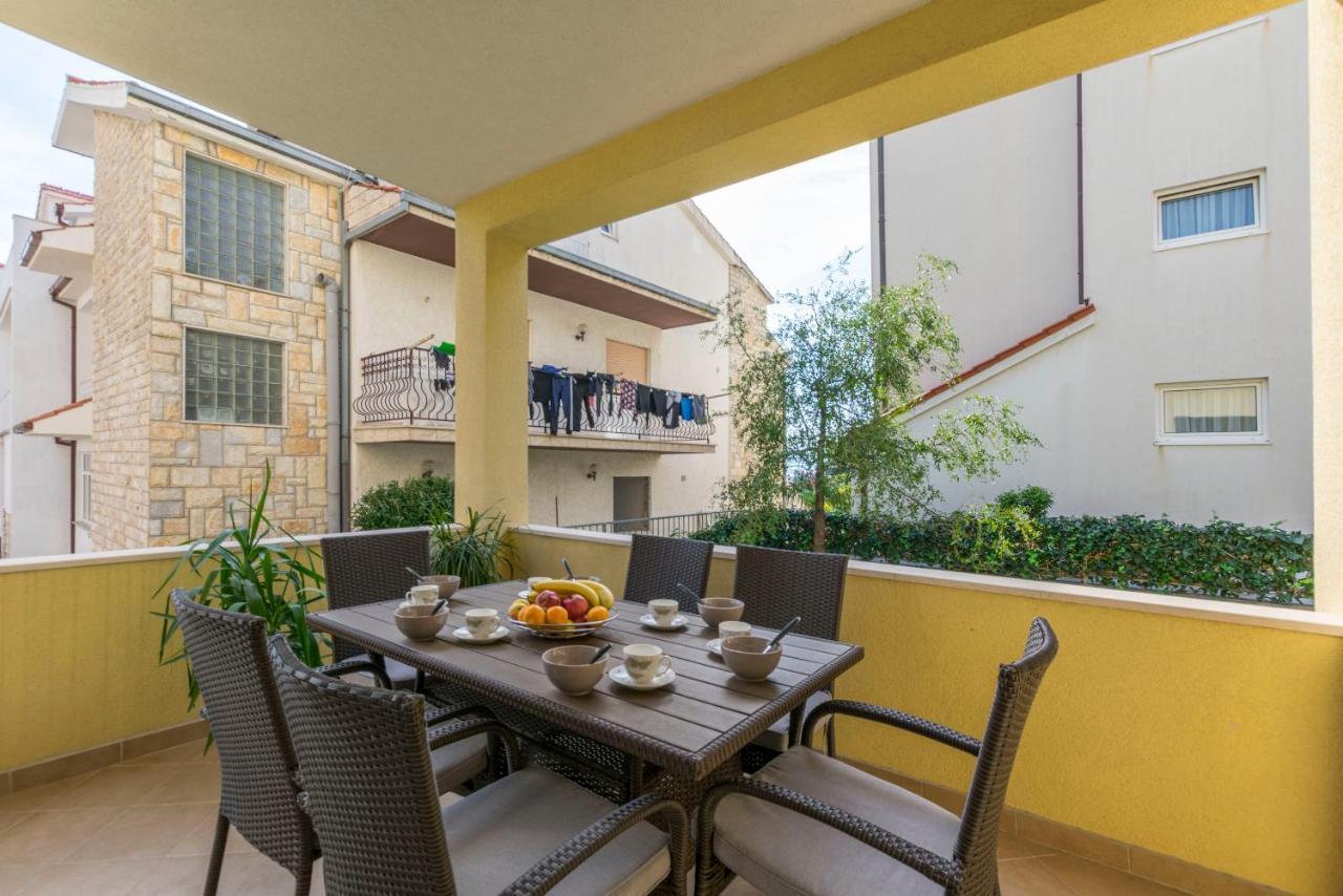 Apartment Dora Duće Exterior foto